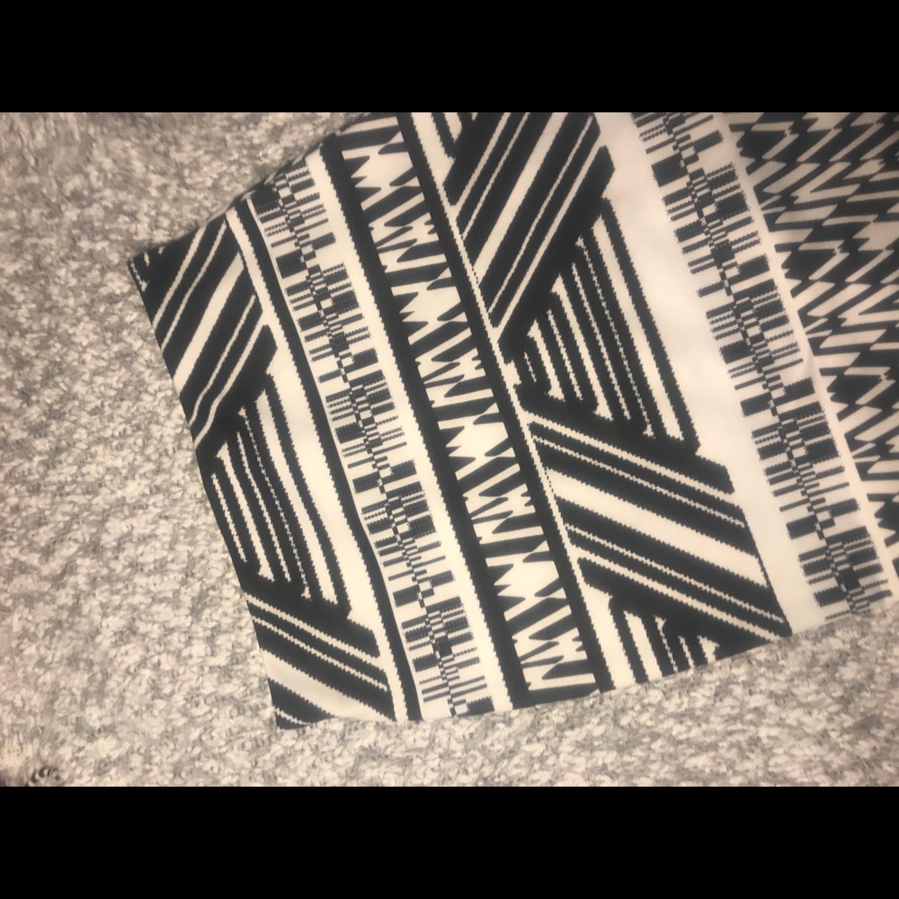 Black and white patterned bodycon skirt